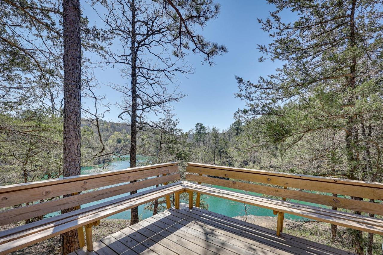 Cliffside Eureka Springs Cabin With Beaver Lake View Exterior photo